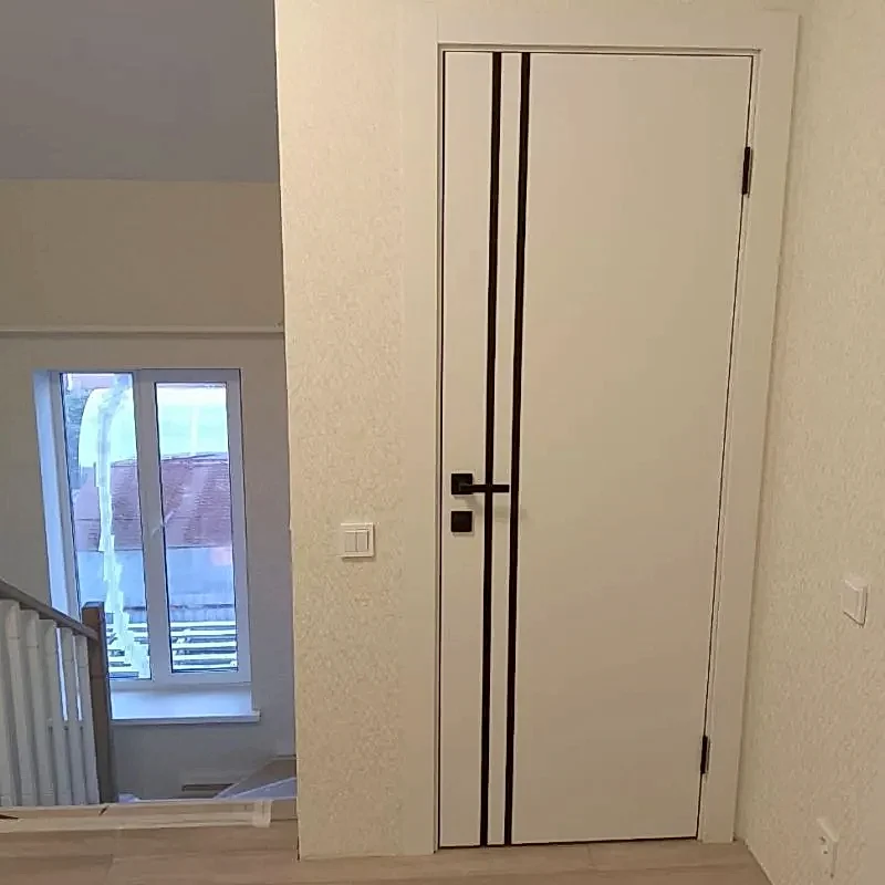 Межкомнатная дверь L-3 ковентри с черным молдингом и черной кромкой1